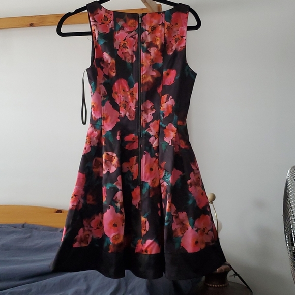 Dress - Picture 3 of 5